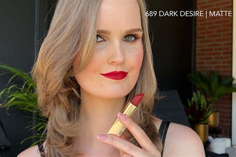 Estée Lauder Pure Color lipstick review | herlancering 2023 matte