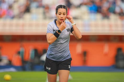 katia itzel garcia quien es la arbitra mexicana de la  todos hablan