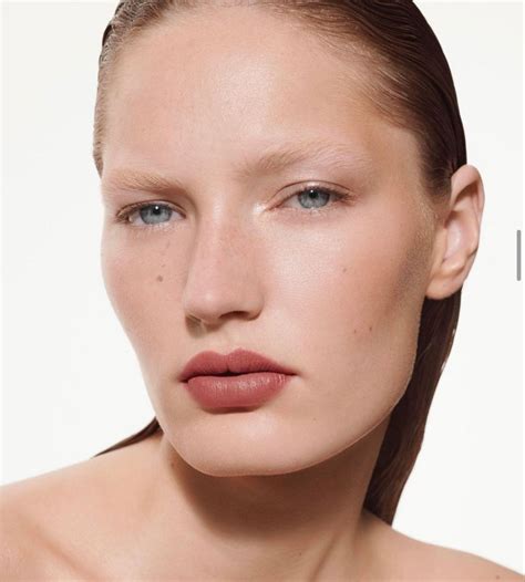 Pin by Julia Giordano on versace in 2024 | Editorial makeup, Skincare ...