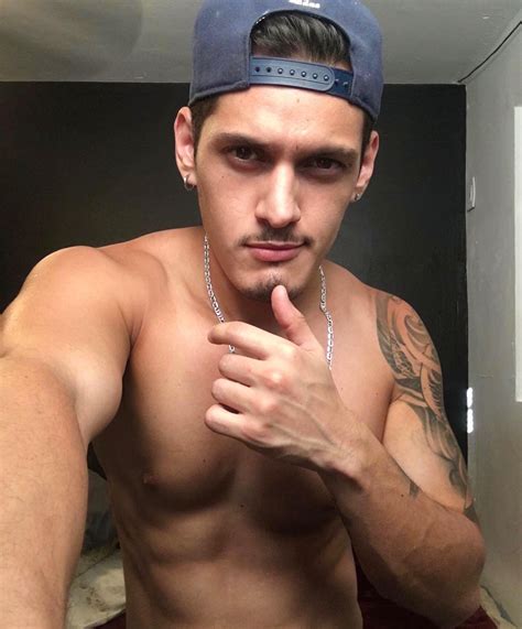 J Stryker - Es Viernes y el cuerpo lo sabe 🤪 Happy Friday!... | Facebook