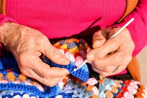 Hands of Woman Knitting with Wool and Knitting Needles Stock Photo ...