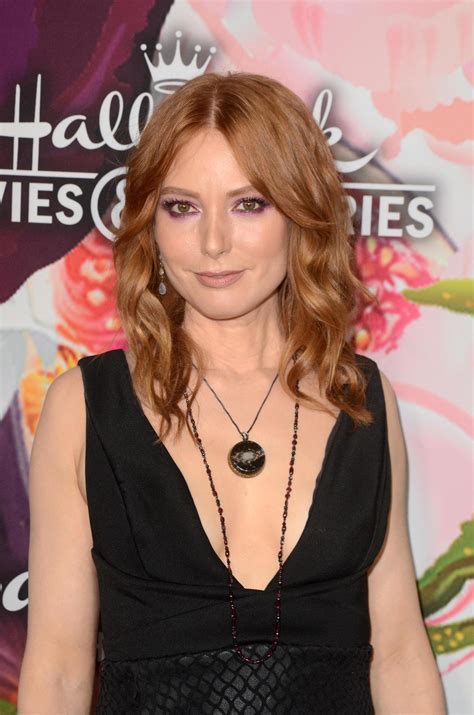 LOS ANGELES, JAN 13 - Alicia Witt at the Hallmark Channel and Hallmark