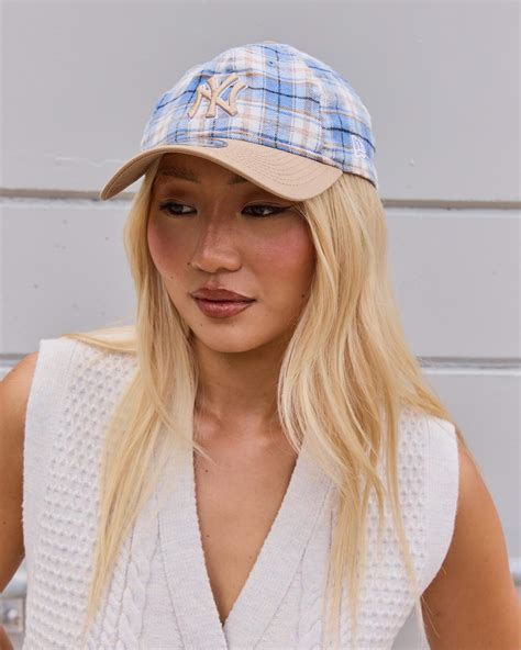 Style experts use videos to explain the appeal of a ny ny cap 8