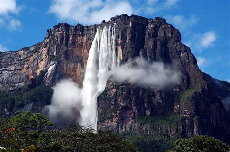 Where is the largest waterfall on Earth?
