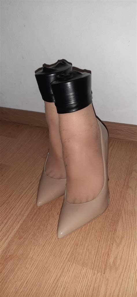 She feel her cuffs very soft by Ishfeet on DeviantArt