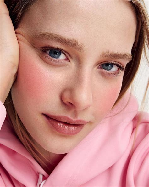 Cloud Paint Plush Blush – Glossier