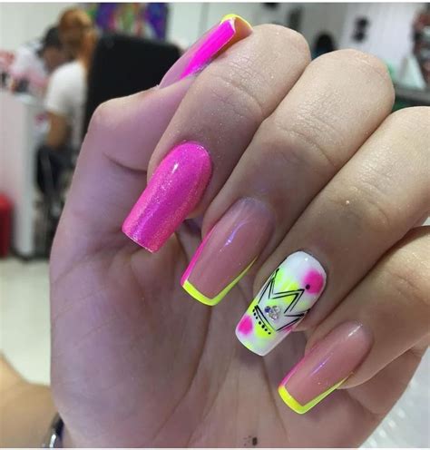 Pin by Alessio.d. Divaiio on Salvări rapide | Trendy nail art designs ...