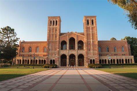 Universidade Da California Los Angeles - Ucla Bruin urso no campus da Universidade da Califórnia em Los Angeles ...