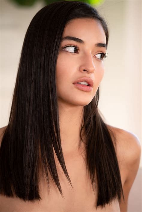 Gorgeous : r/EmilyWillis