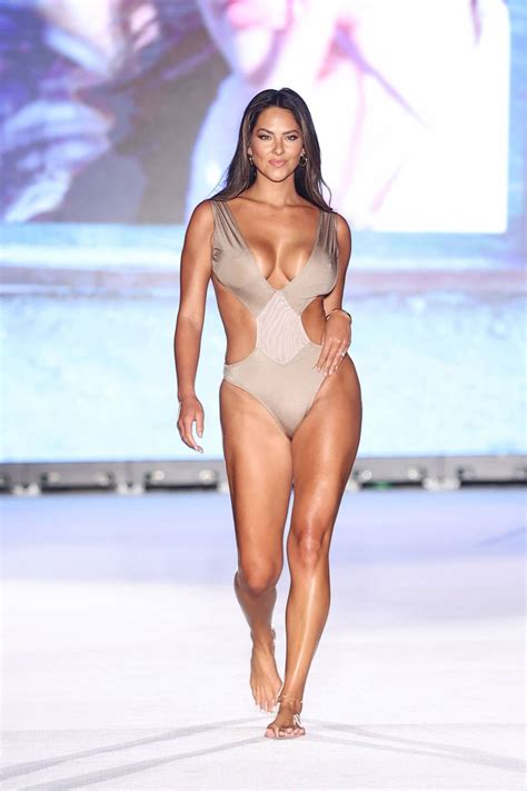 Christen Harper - Sports Illustrated Swimsuit Runway Show in Miami Beach-18 | GotCeleb