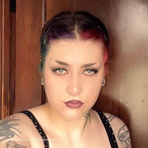Arwen Woods’s Official Social Fan Page | LoyalFans