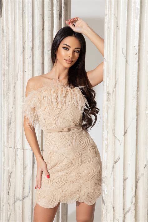 Рокля с пера по тялото "COUTURE"