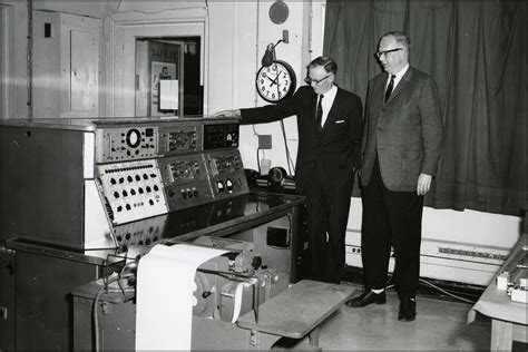 24"x36" Gallery Poster, SEAC Computer, computer history - Walmart.com