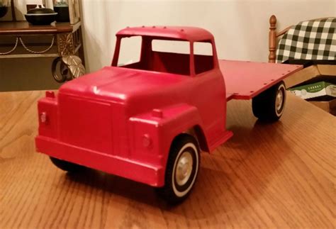 ertl loadstar international flatbed dual rear wheels truck large