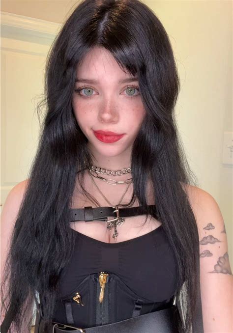 winnie ️‍🔥 (@puppiwi) - Urlebird