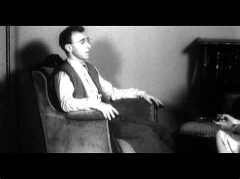 Зелиг [Zelig] - YouTube