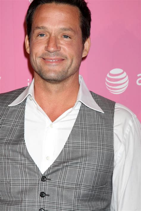 LOS ANGELES, APR 18 - Josh Hopkins arrives at the 2012 US Hot Hollywood