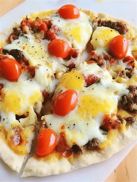 Irresistible Flatbread Breakfast Pizza for Your Morning Boost