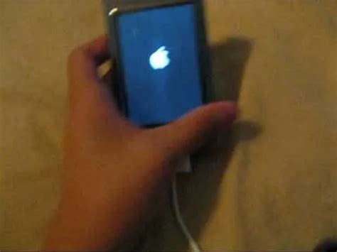 How to Turn your iPod Touch on and off « iPod & MP3 Players :: WonderHowTo