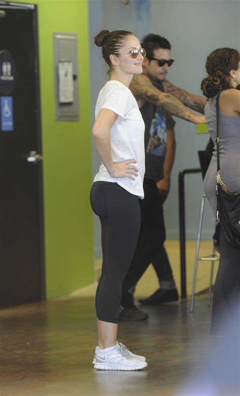 Minka Kelly's ass | Scrolller
