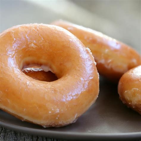 simple glazed donuts recipe   create  classicthe cake