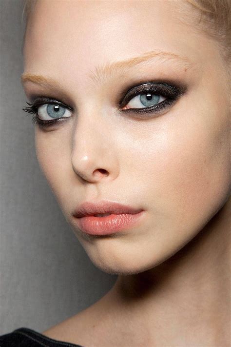 Pat McGrath's Best Runway Looks | Runway makeup, Smokey eye makeup ...