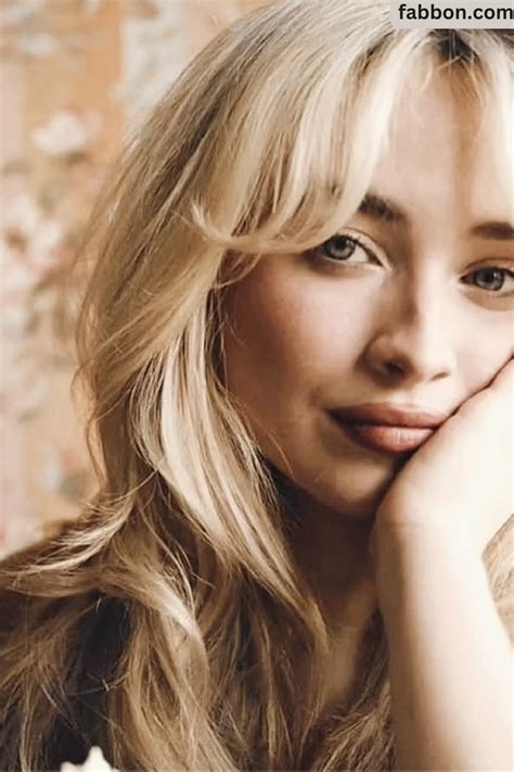 12 Best Sabrina Carpenter No Makeup Looks | Fabbon