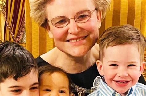 «Очень мило!»: Елена Малышева показала подарок от «американского» внука