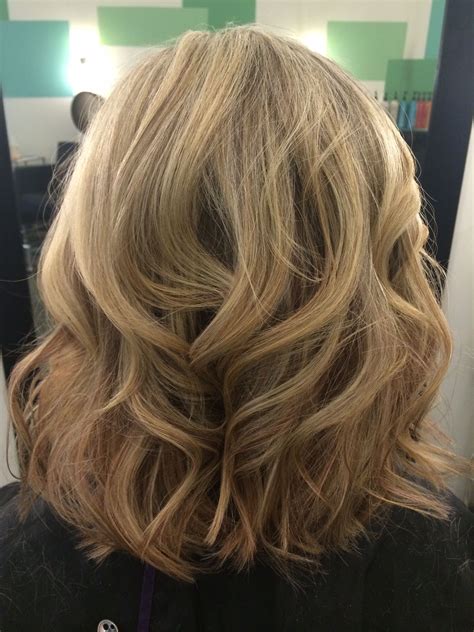 Blonde highlights with rosé gold lowlights by Lisa Eccleshall | Light