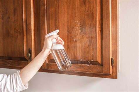 How To Clean Oak Kitchen Cabinets
