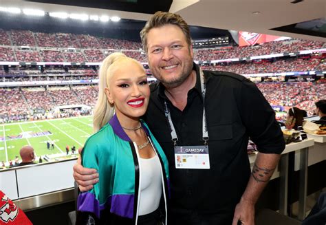 Gwen Stefani Responds to Blake Shelton Split Rumors With New Selfie