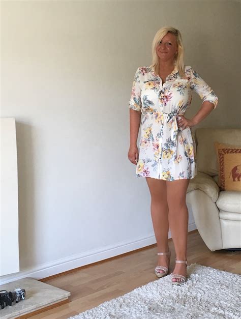 Plava Milf - Hot Matorke - ona traži njega