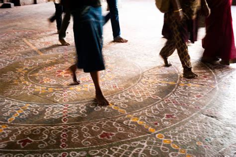 de barefoot india banque dimages   libres de droit istock
