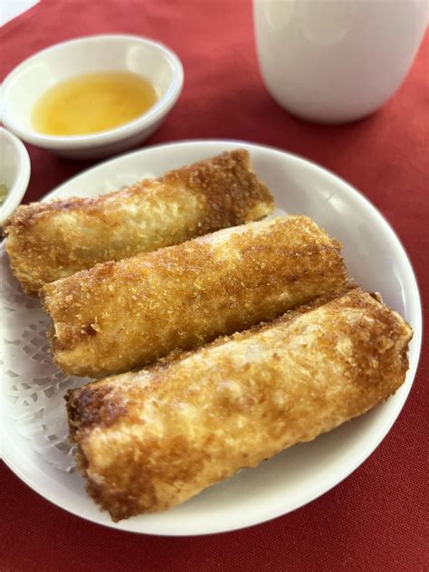 New robotic servers might change Chinatown dim sum service forever 34