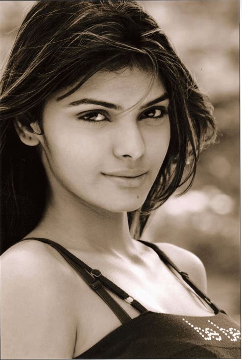 Sherlyn Chopra...solo si te gustan de la India (Estreno Inefable