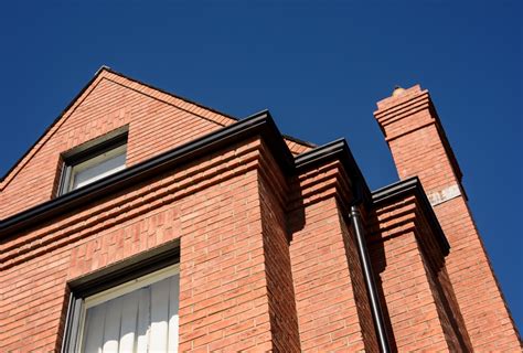 how much to build a brick house