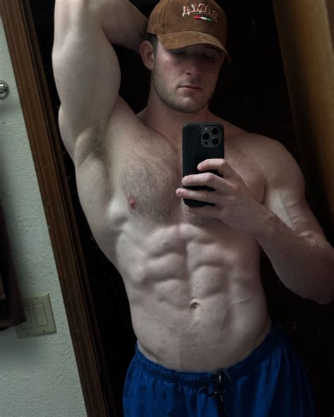 Clark (@clarkpb01) • Instagram photos and videos