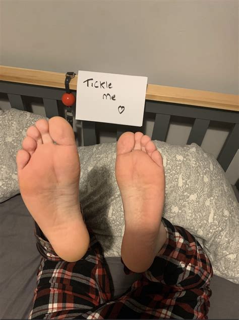 Is it tickle time? :o : r/Tickle