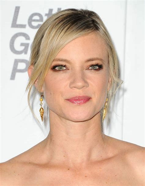 Daily Celebrities Paparazzi, Candid and Photoshoot Pictures: Amy Smart