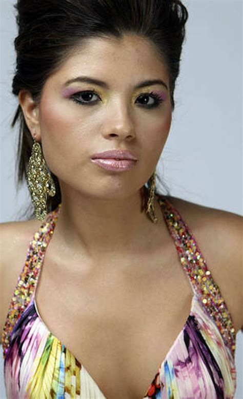 Conexi?n's Hottest Latina contest under way