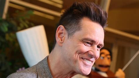 Watch Jim Carrey Repeatedly Deny Playing Sonic In The 'Sonic: The ...