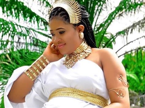 Checkout Pregnancy Photos of Nigeria’s Pretty Makeup Artiste