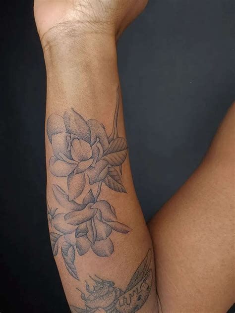 45 Flower Forearm Tattoo Ideas to Consider