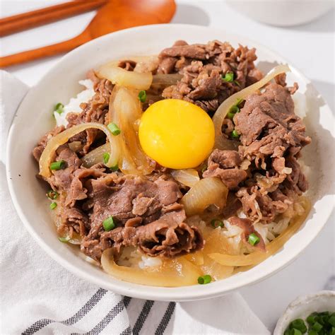 gyudon japanese beef bowl  plaid aprons