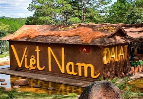 check  va kham pha ve dep cua duong ham dat set da lat