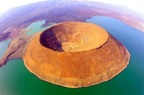KRÁTER NABIYOTUM, JEZERO TURKANA, KEŇA - Ochutnejte Česko