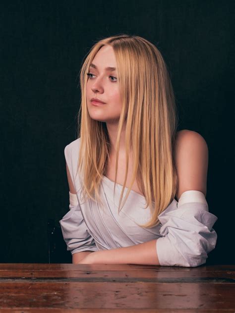 Sexy Beautiful Babes: Dakota Fanning – TIFF 2016 Portraits