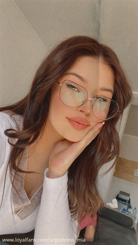 Mia Sorety's OnlyFans: Building A Loyal Following