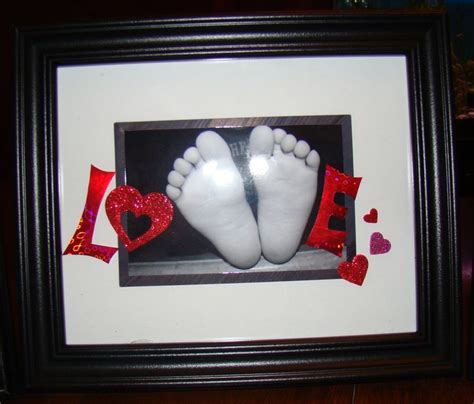 Cute gift idea for parents :) | Kindergarten valentine crafts ...