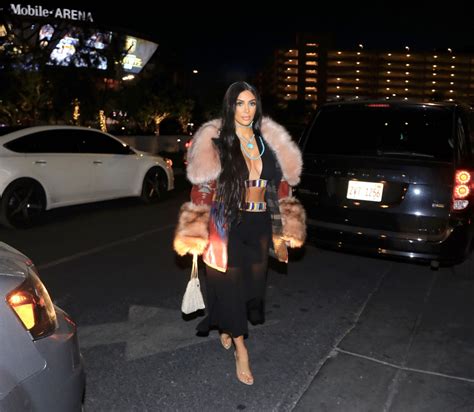 Kim Kardashian Sexy Boobs - Hot Celebs Home
